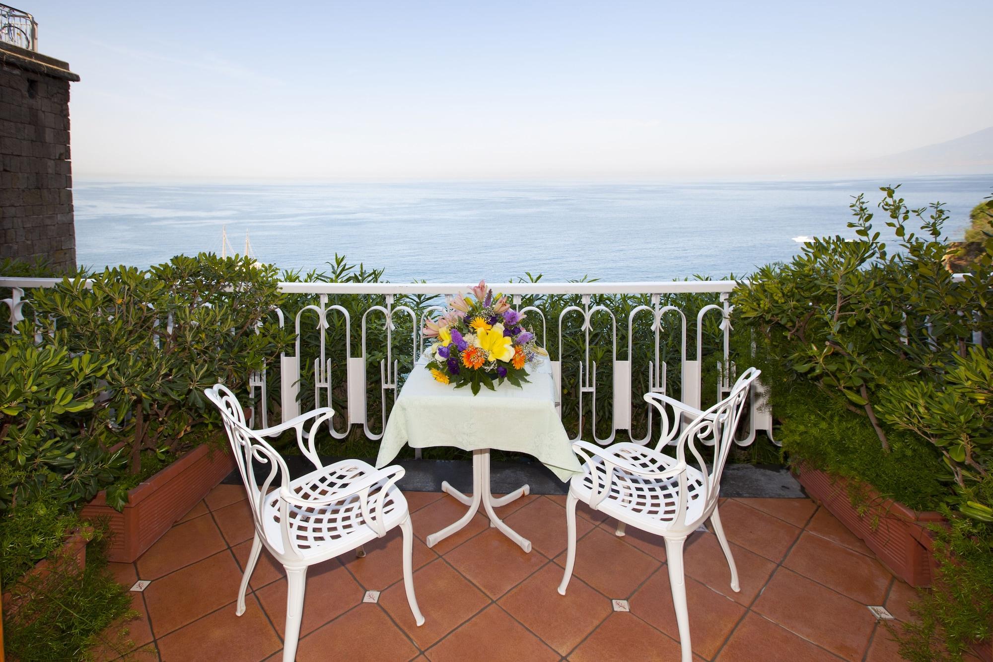 Hotel Corallo Sorrento Сант'Агнело Екстериор снимка