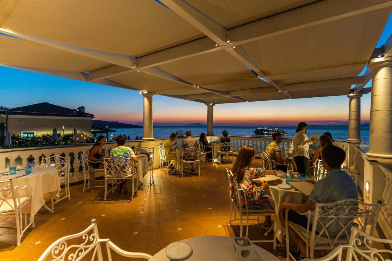 Hotel Corallo Sorrento Сант'Агнело Екстериор снимка