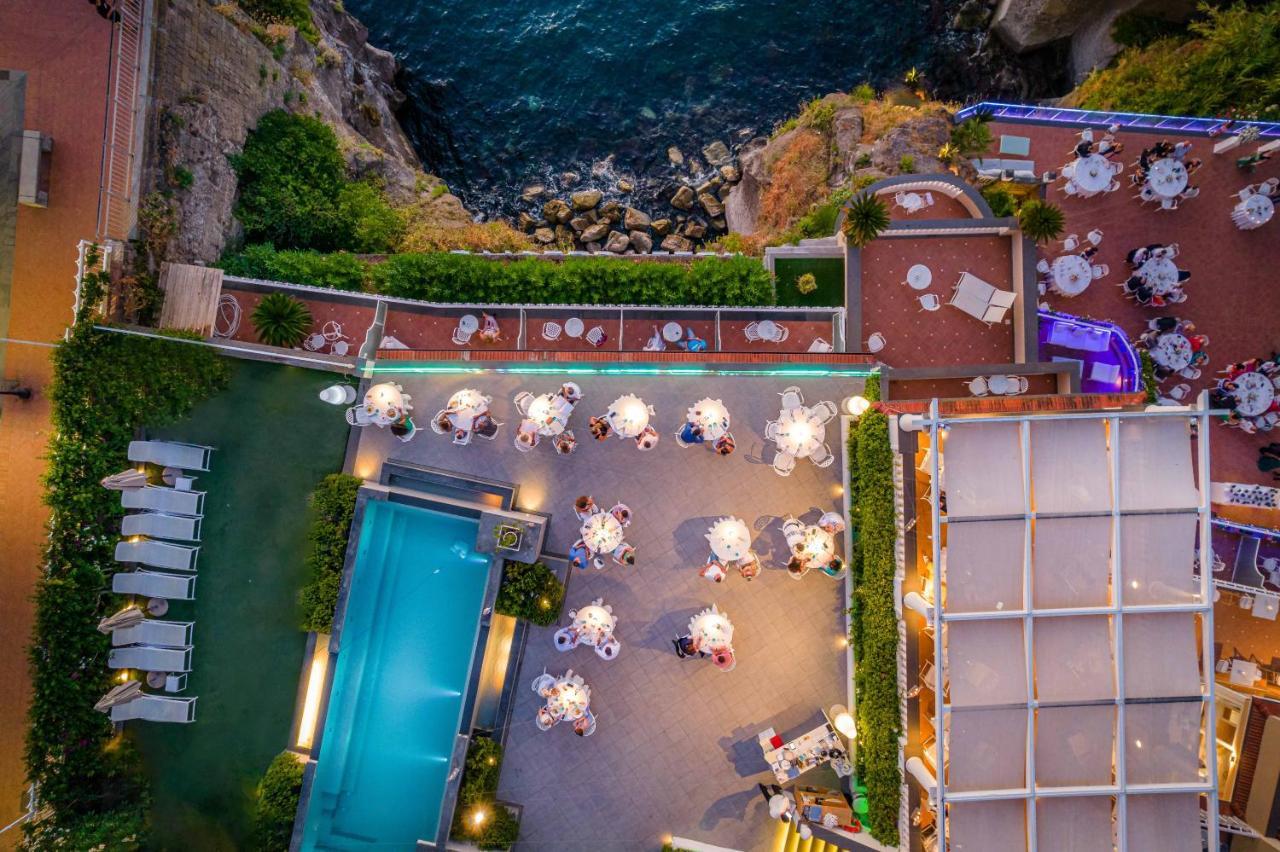 Hotel Corallo Sorrento Сант'Агнело Екстериор снимка