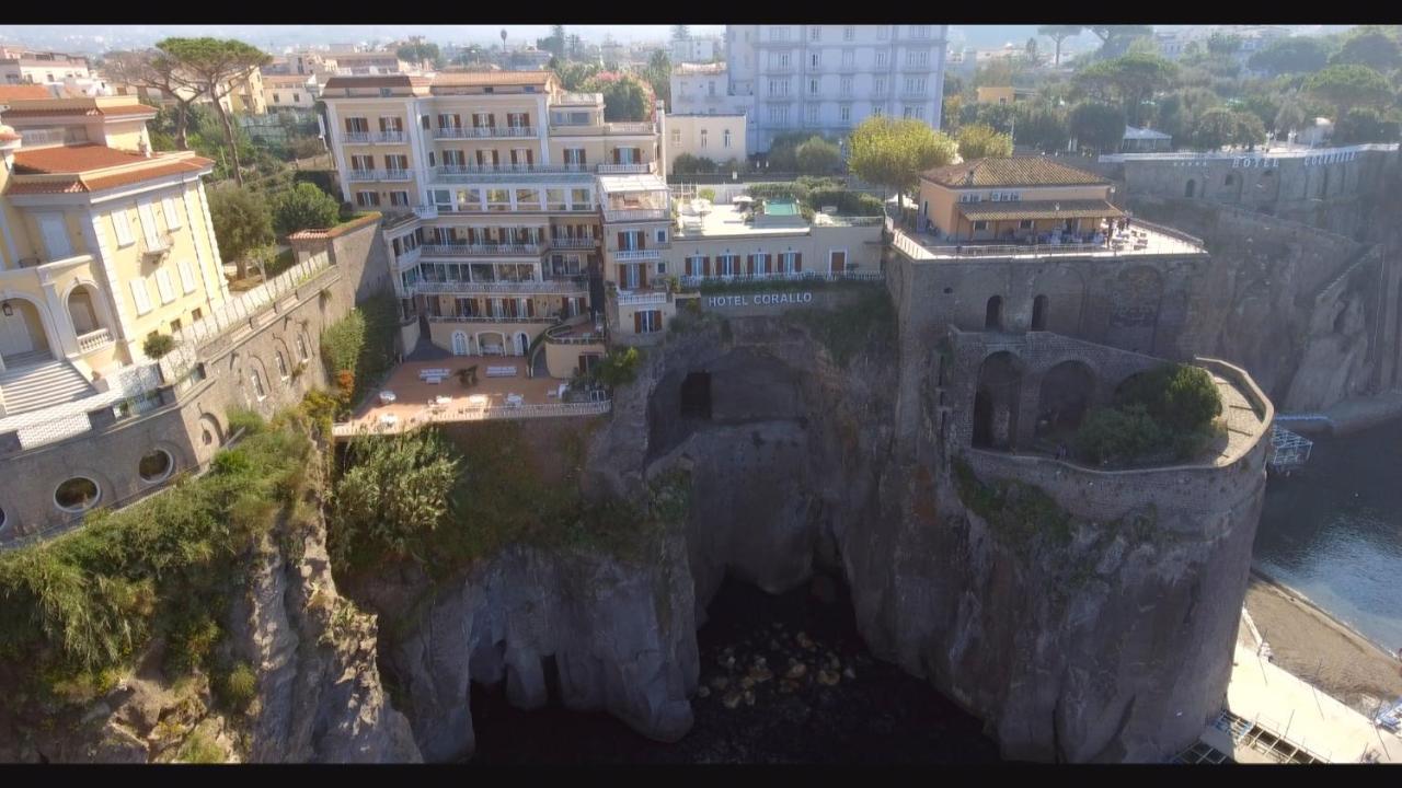 Hotel Corallo Sorrento Сант'Агнело Екстериор снимка